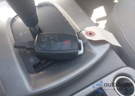 2008 Volvo V50 2.4I z USA, uszkodzony, nr VIN YV1MW382082407124